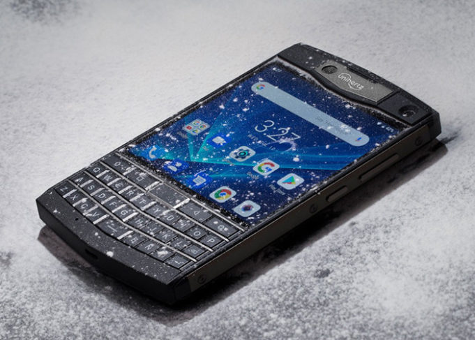 90852Представлен необычный смартфон с QWERTY-клавиатурой, NFC, батареей на 6000 мАч и защитой от воды