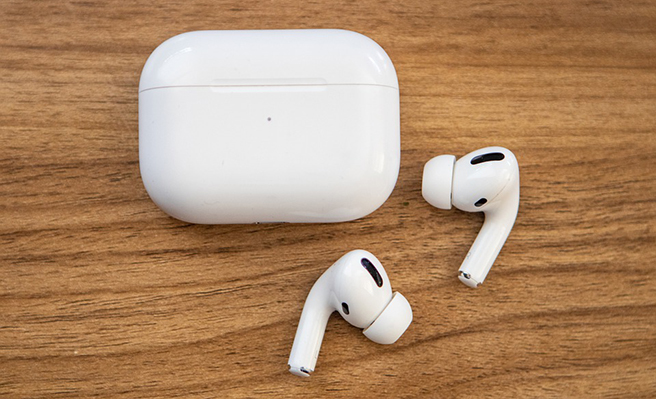 168624Слух: Apple научит наушники AirPods измерять температуру тела и следить за осанкой владельца