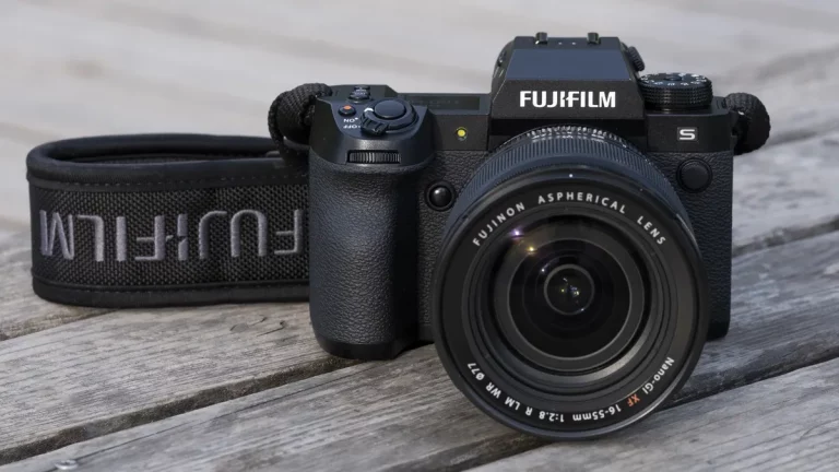 274638Адаптер для компактных камер Nikon 1 позволяет устанавливать на них объективы от зеркалок